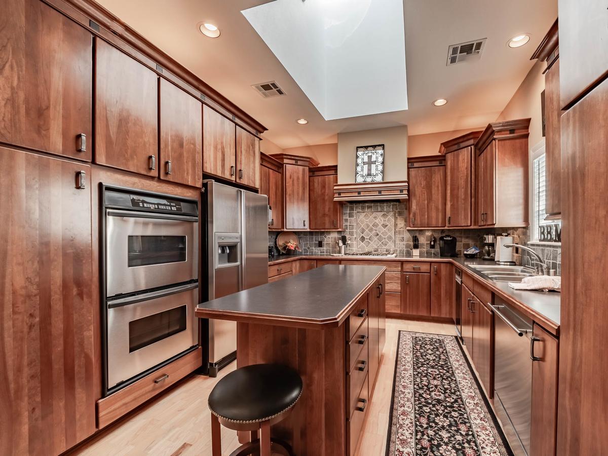A Trip To Heaven, 5 Bedrooms, Pool Table, Fireplace, WiFi, Grill, Sleeps 12 - thumb 16
