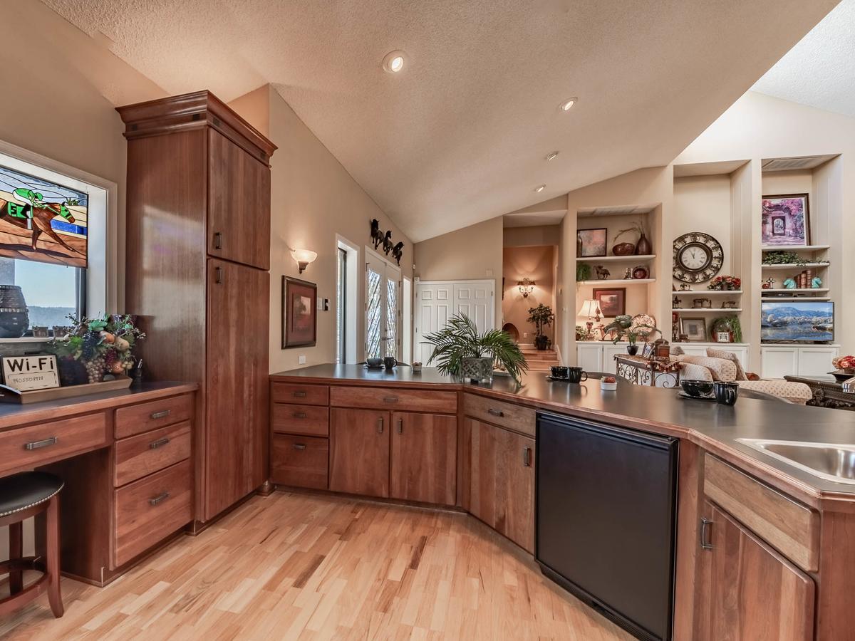 A Trip To Heaven, 5 Bedrooms, Pool Table, Fireplace, WiFi, Grill, Sleeps 12 - thumb 13