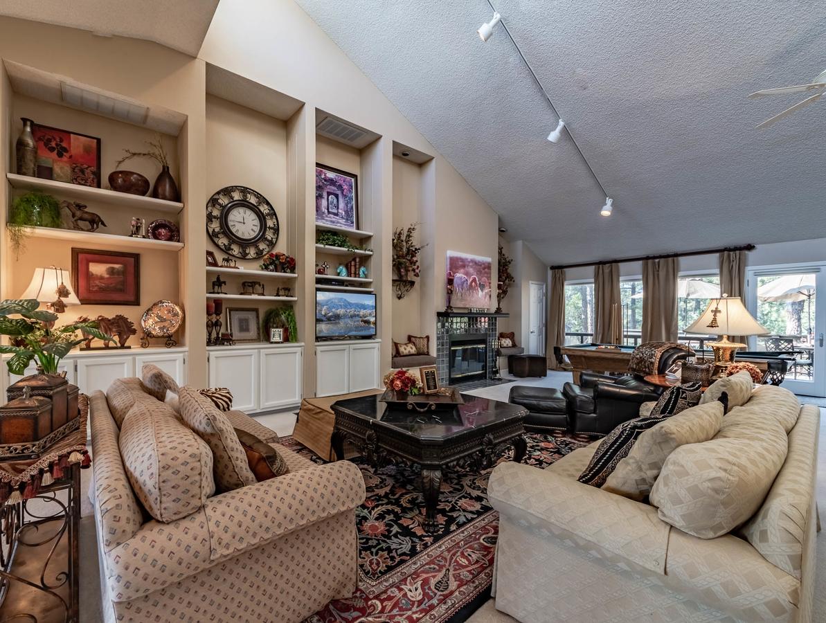 A Trip To Heaven, 5 Bedrooms, Pool Table, Fireplace, WiFi, Grill, Sleeps 12 - thumb 2