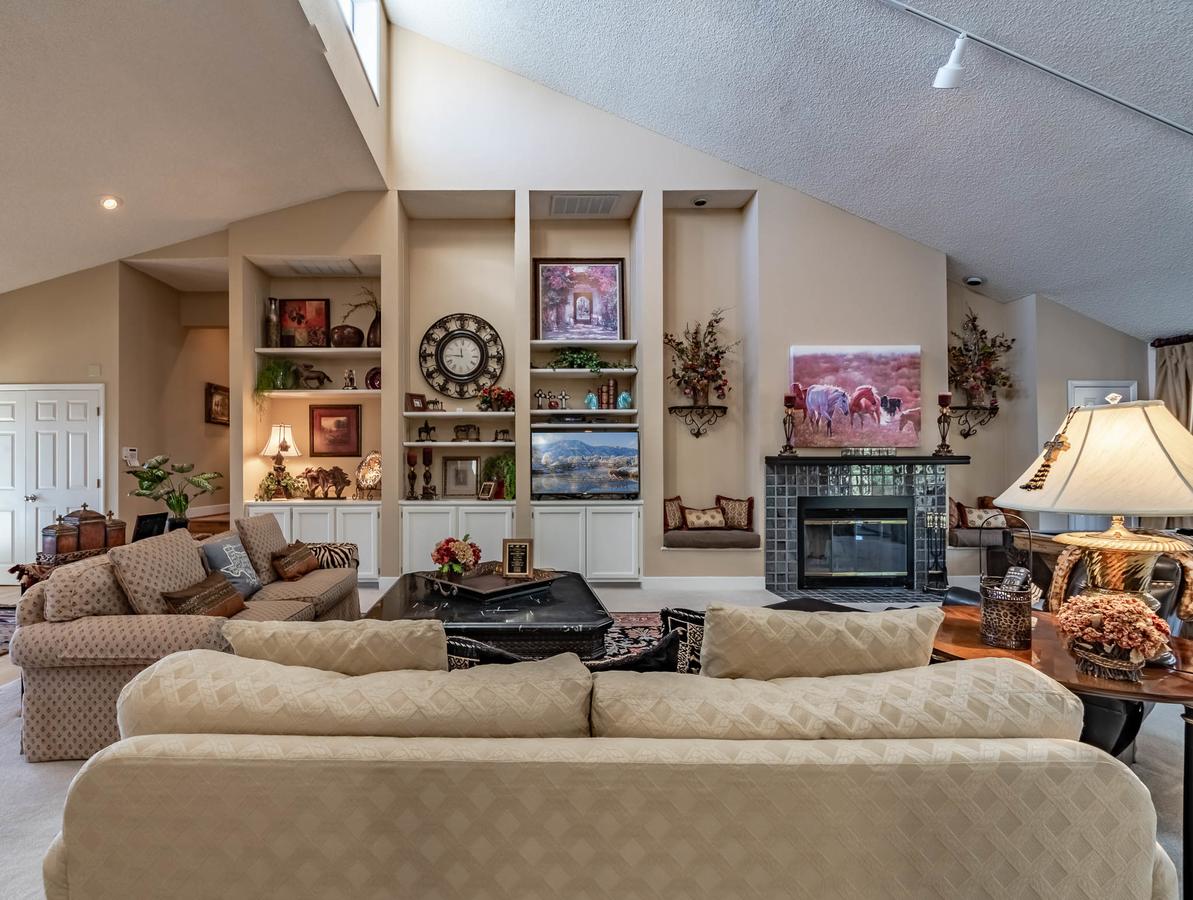 A Trip To Heaven, 5 Bedrooms, Pool Table, Fireplace, WiFi, Grill, Sleeps 12 - thumb 5
