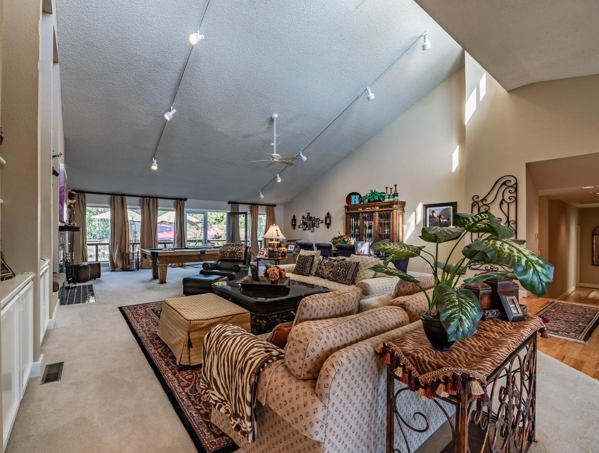 A Trip To Heaven, 5 Bedrooms, Pool Table, Fireplace, WiFi, Grill, Sleeps 12 - thumb 18