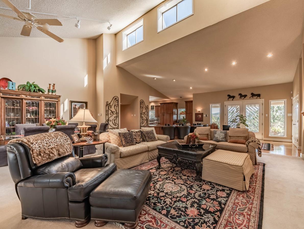A Trip To Heaven, 5 Bedrooms, Pool Table, Fireplace, WiFi, Grill, Sleeps 12 - thumb 3