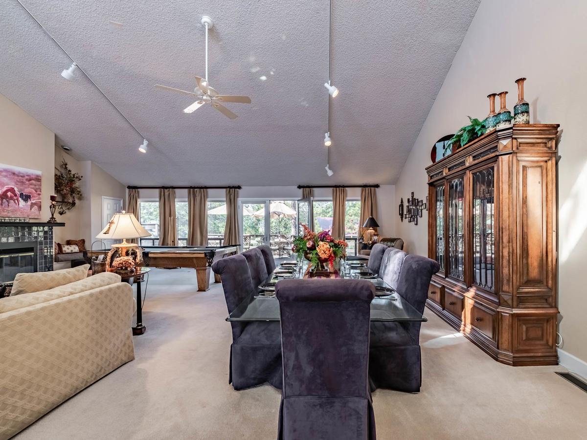 A Trip To Heaven, 5 Bedrooms, Pool Table, Fireplace, WiFi, Grill, Sleeps 12 - thumb 1
