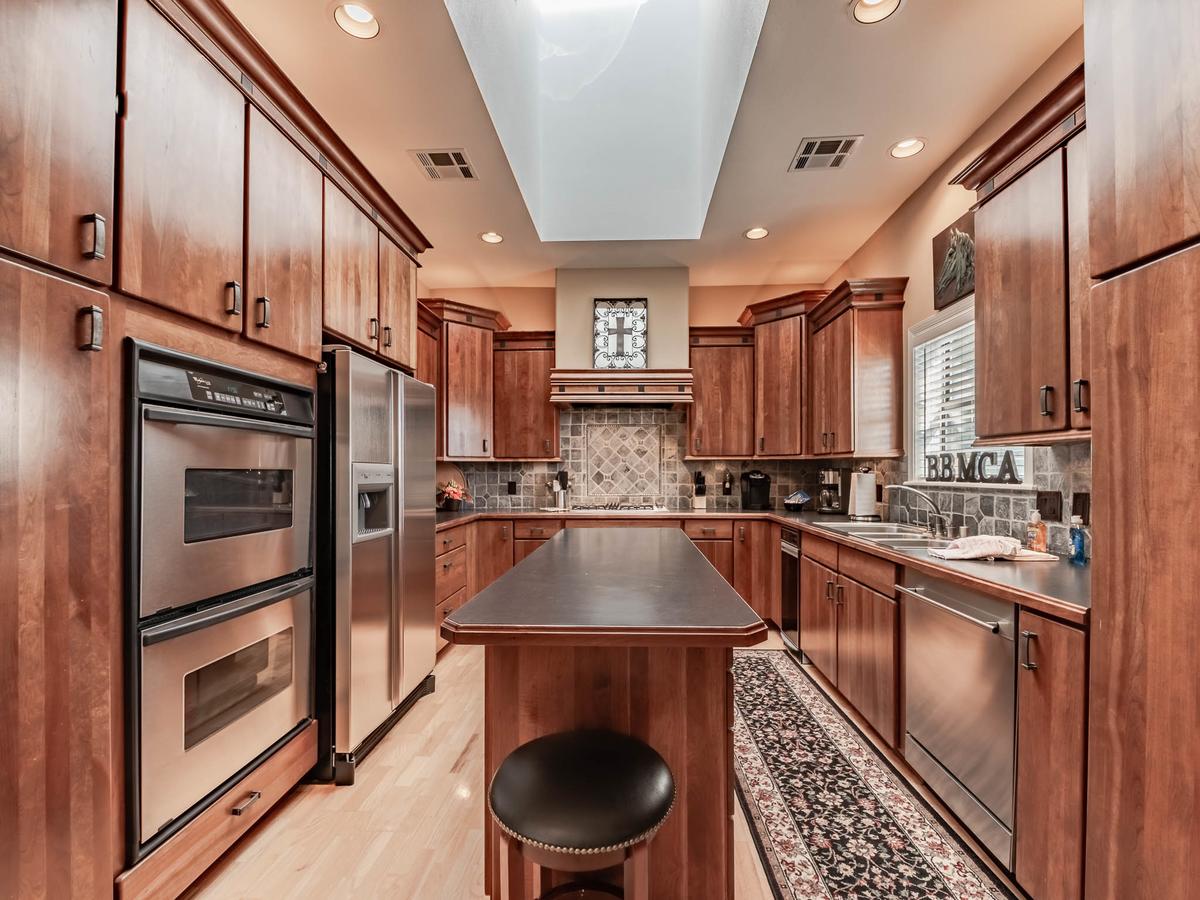 A Trip To Heaven, 5 Bedrooms, Pool Table, Fireplace, WiFi, Grill, Sleeps 12 - thumb 14