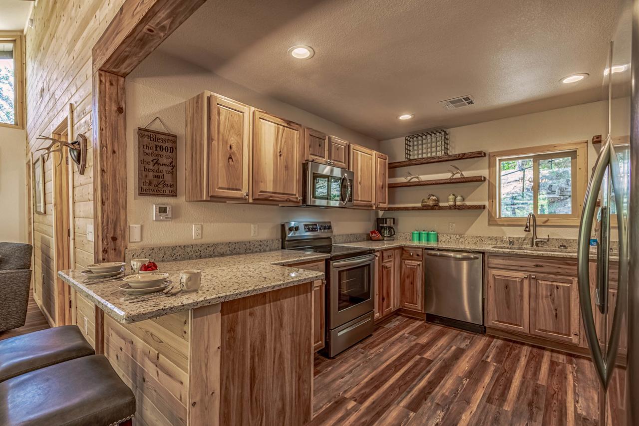 Angel Falls, 4 Bedrooms, Overlooks River, Sleeps 12 - thumb 6