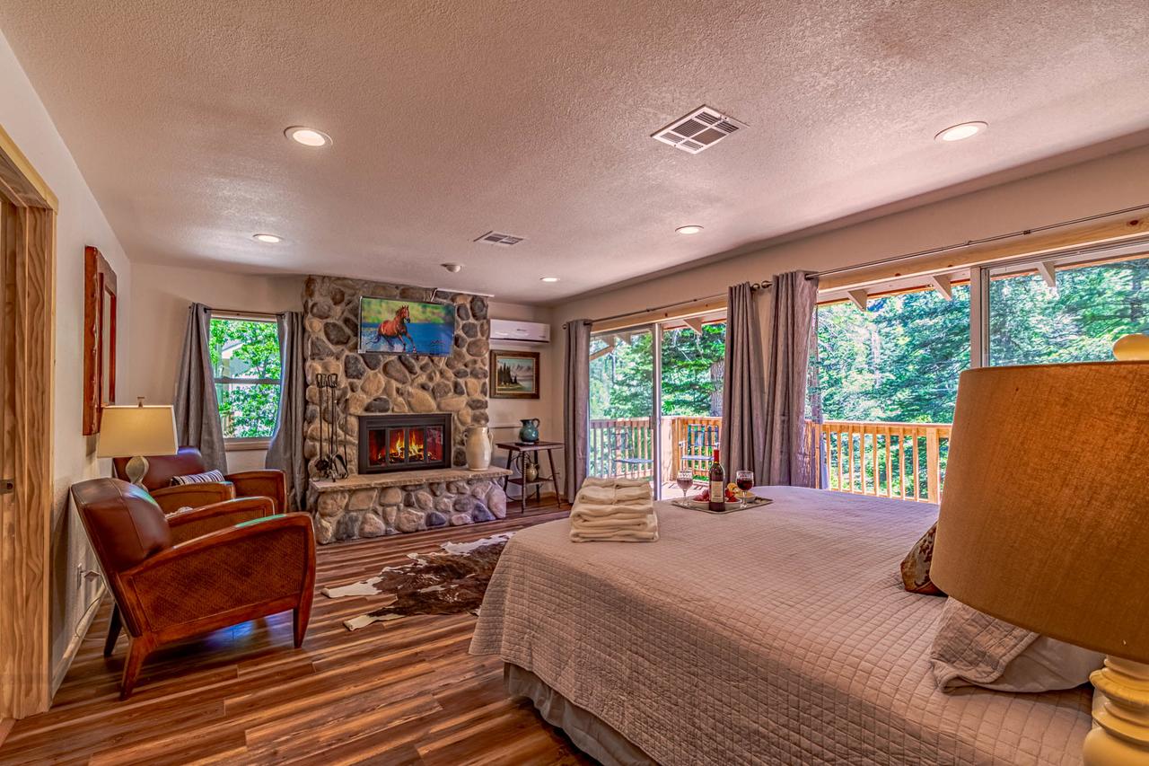 Angel Falls, 4 Bedrooms, Overlooks River, Sleeps 12 - thumb 13
