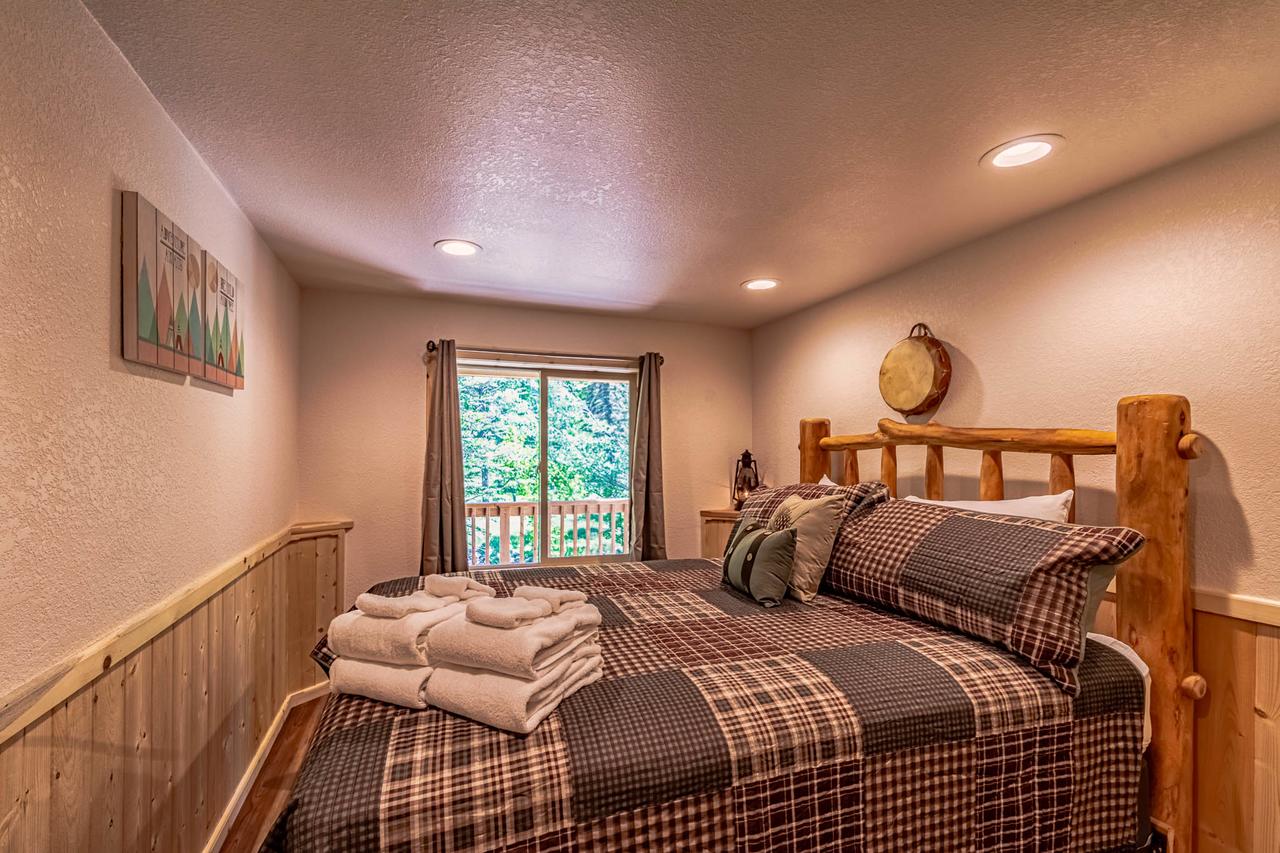 Angel Falls, 4 Bedrooms, Overlooks River, Sleeps 12 - thumb 20