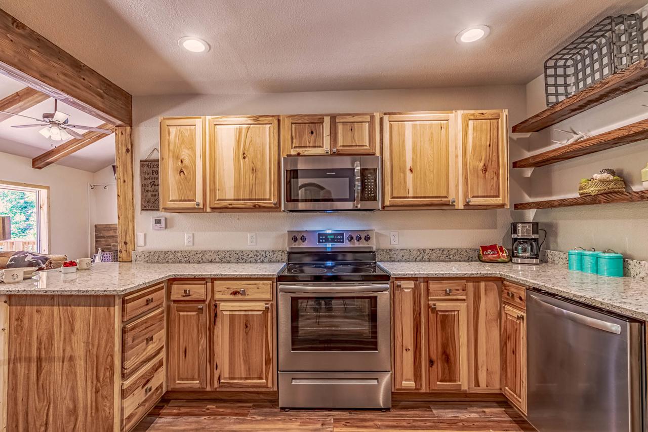 Angel Falls, 4 Bedrooms, Overlooks River, Sleeps 12 - thumb 41