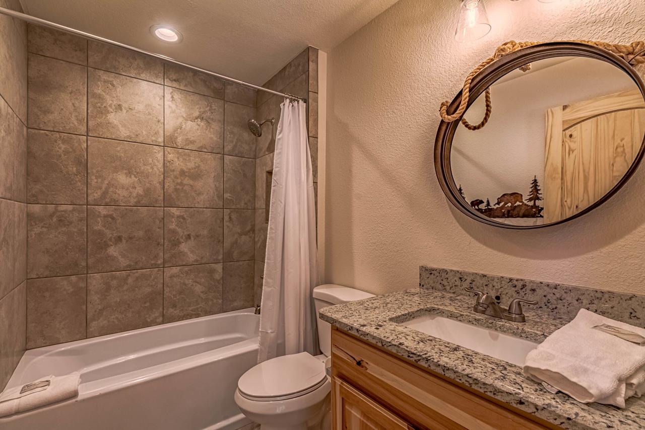 Angel Falls, 4 Bedrooms, Overlooks River, Sleeps 12 - thumb 24