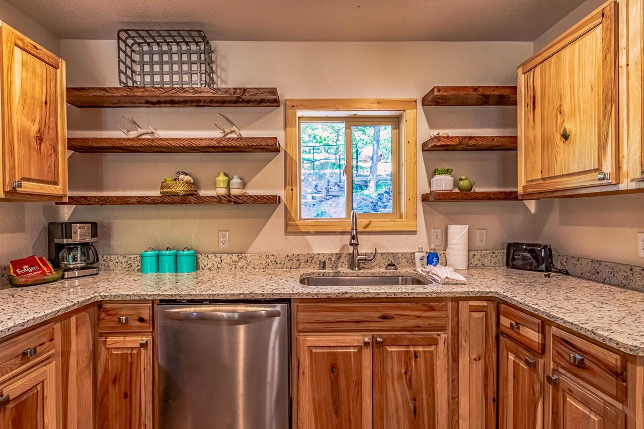 Angel Falls, 4 Bedrooms, Overlooks River, Sleeps 12 - thumb 7