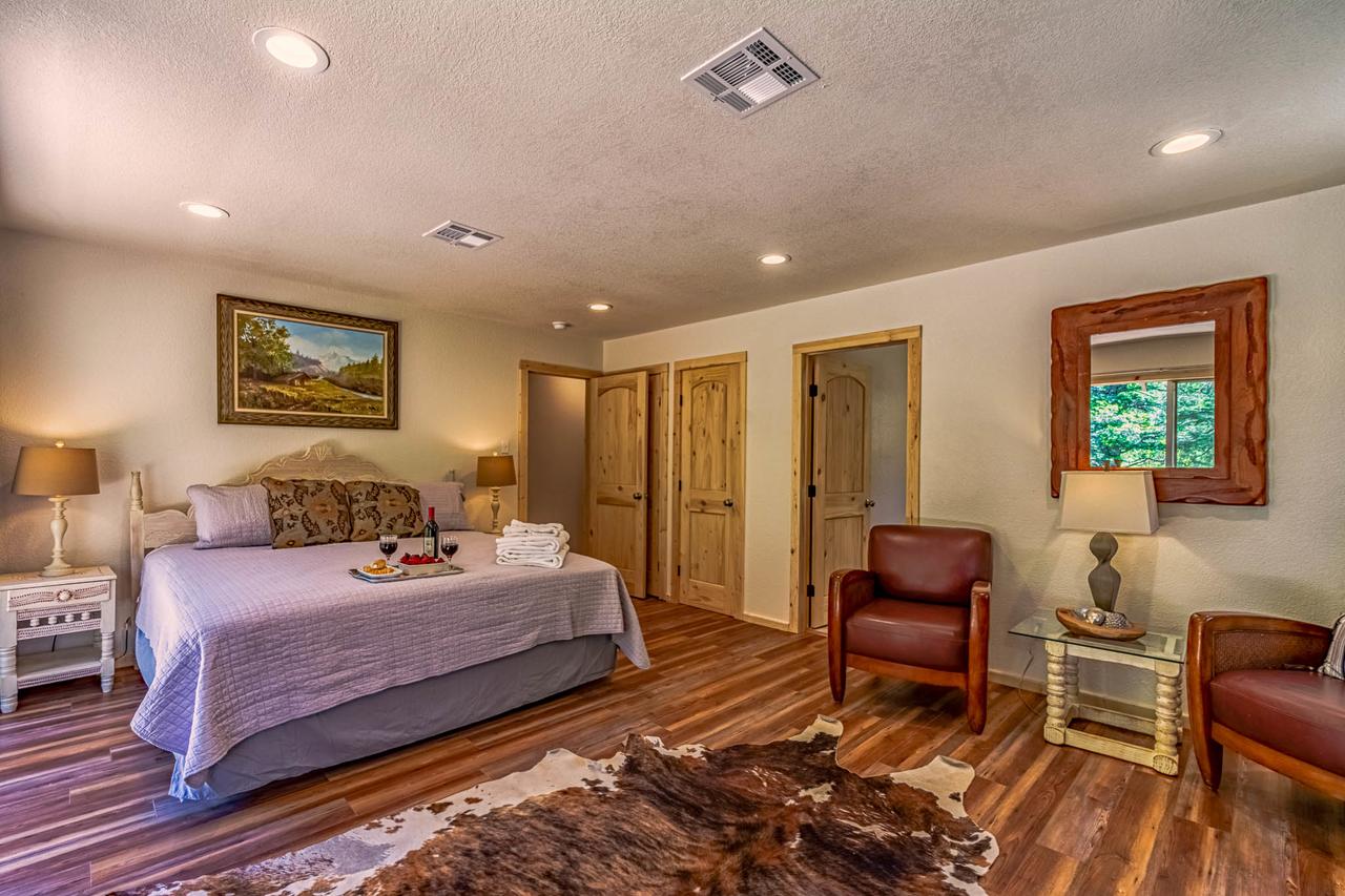Angel Falls, 4 Bedrooms, Overlooks River, Sleeps 12 - thumb 38