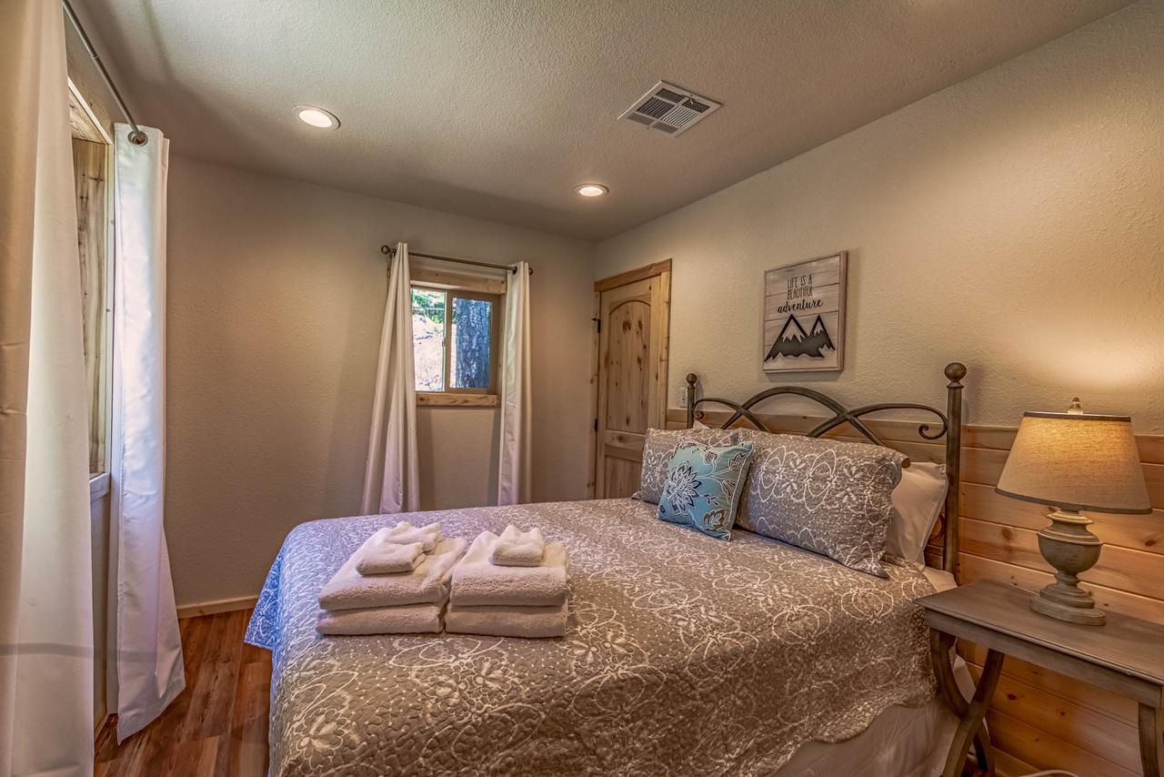 Angel Falls, 4 Bedrooms, Overlooks River, Sleeps 12 - thumb 17