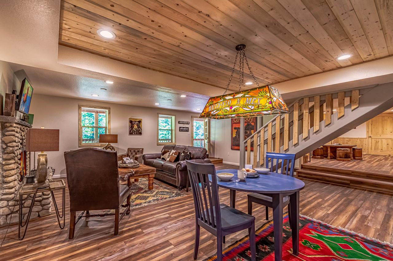 Angel Falls, 4 Bedrooms, Overlooks River, Sleeps 12 - thumb 10
