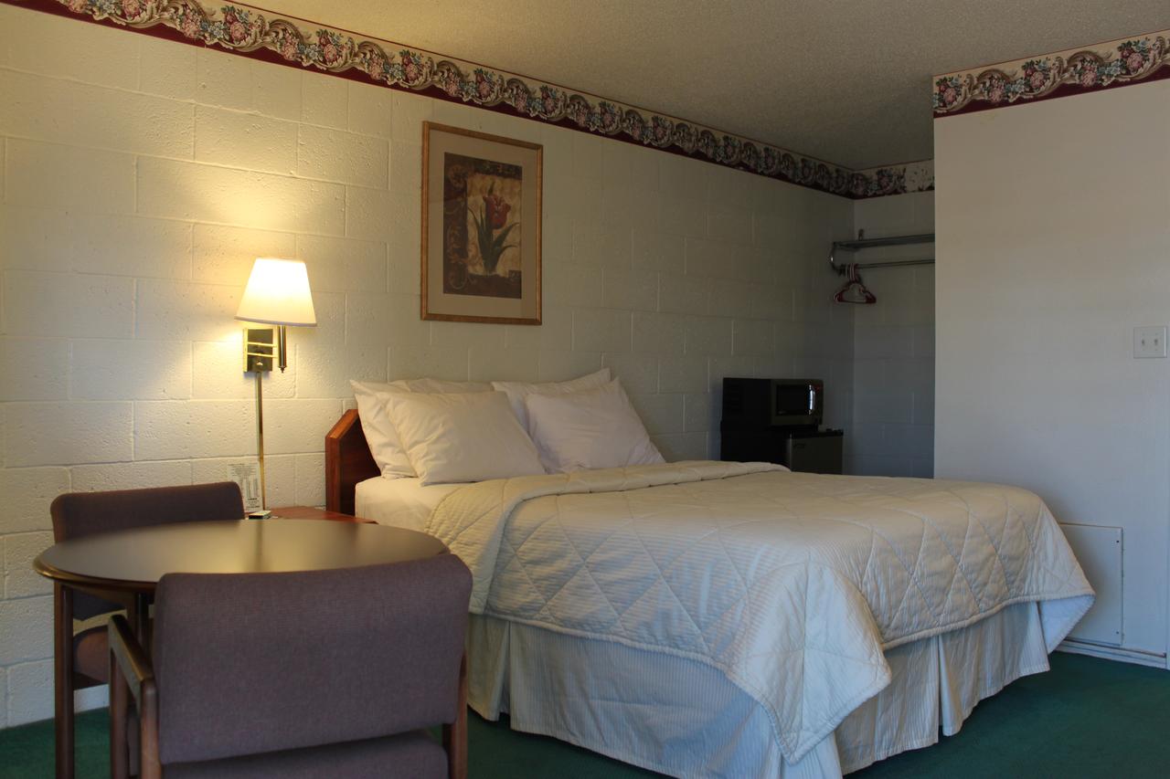 Century 21 Motel - thumb 10