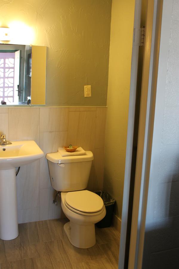 Century 21 Motel - thumb 16