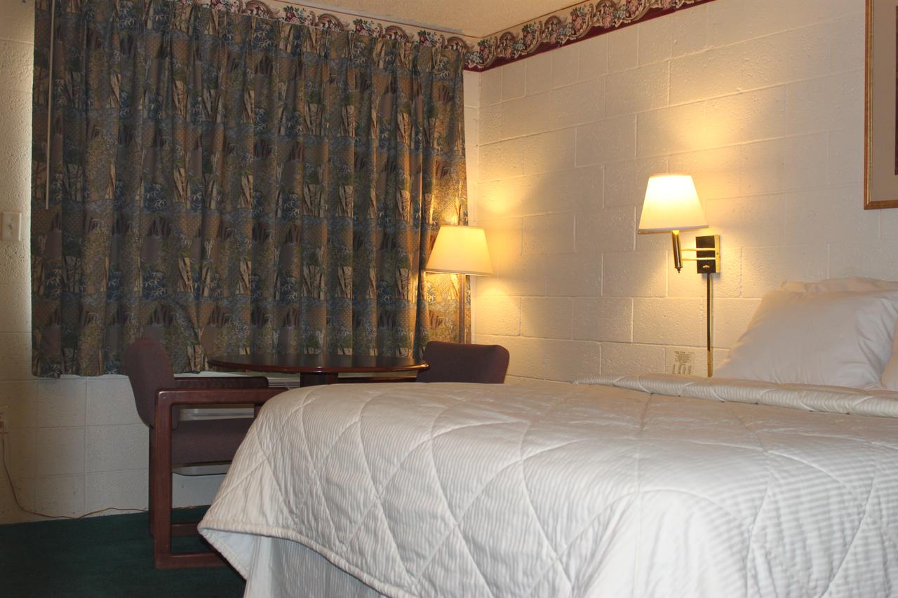 Century 21 Motel - thumb 7