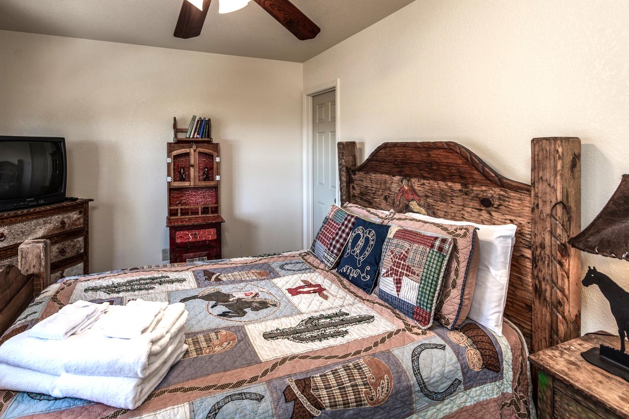 Ain't No Better View, 3 Bedrooms, Sleeps 8, Jetted Tub, Pool Table, Hot Tub - thumb 16