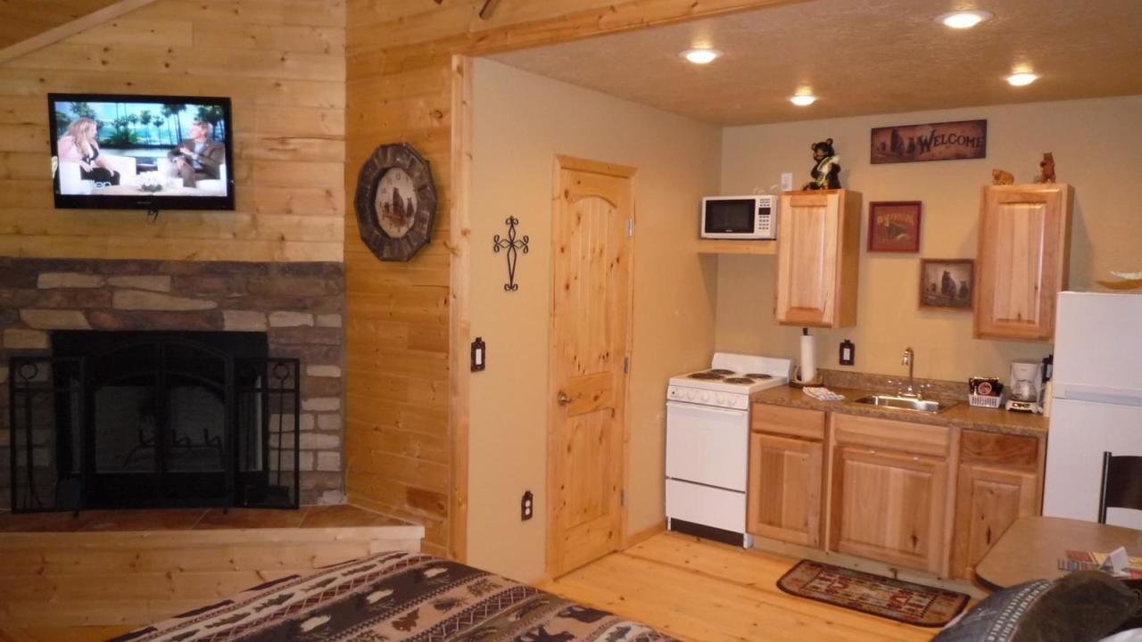 AC - #2 Bear Cabin - thumb 5