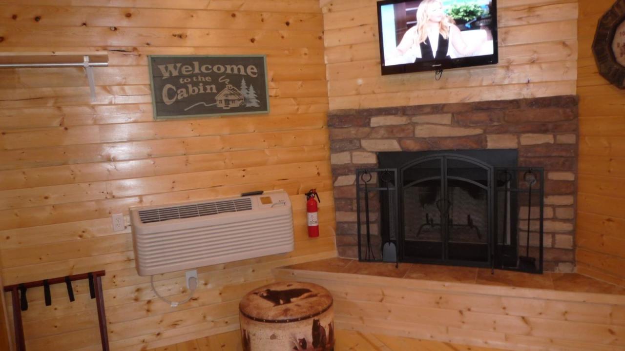 AC - #2 Bear Cabin - thumb 6