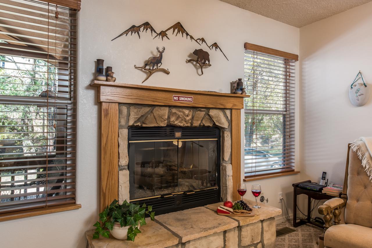 A Whispering River, 2 Bedrooms, Sleeps 6, Pets Welcome, Gas Grill, Hot Tub - thumb 3
