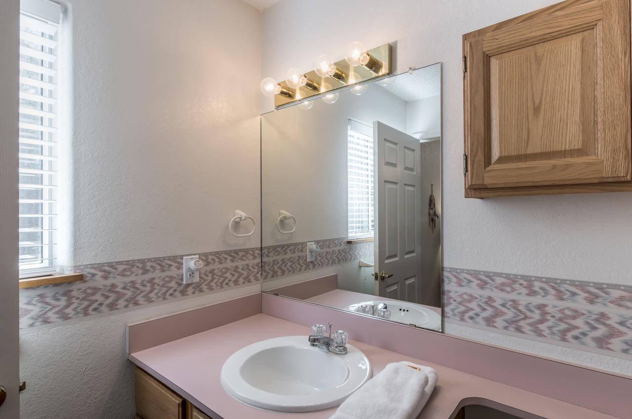 A Whispering River, 2 Bedrooms, Sleeps 6, Pets Welcome, Gas Grill, Hot Tub - thumb 9