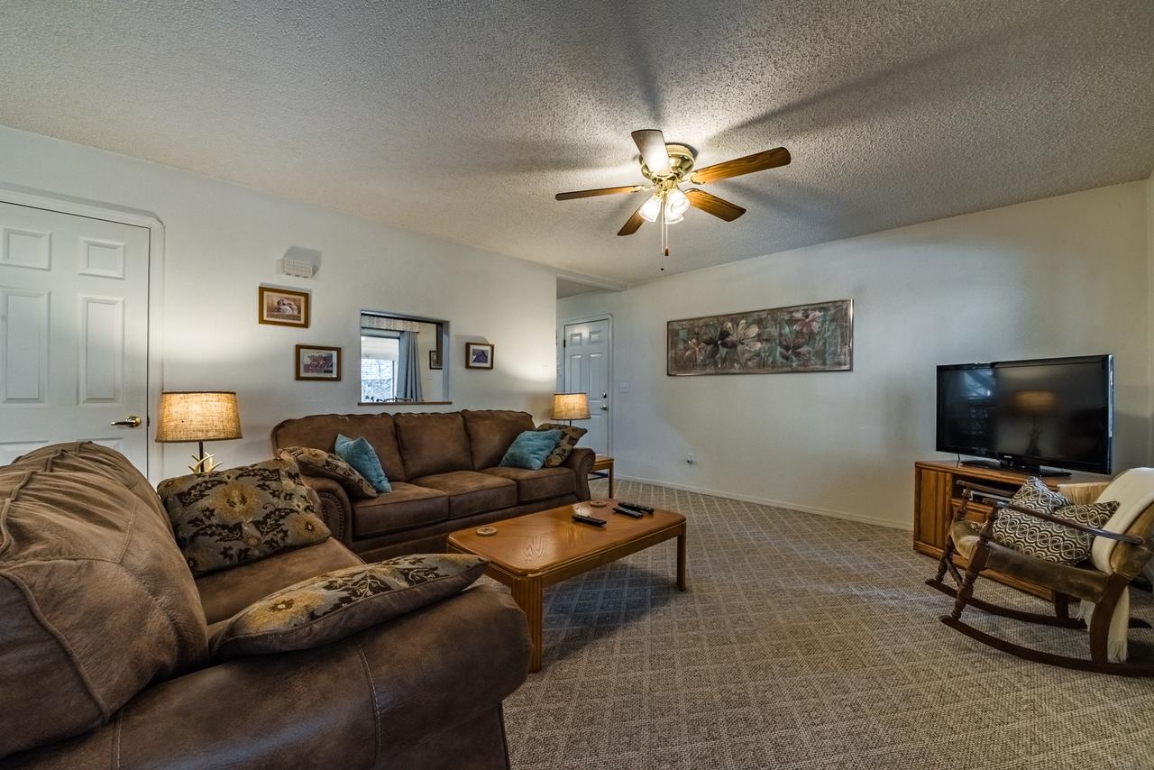 A Whispering River, 2 Bedrooms, Sleeps 6, Pets Welcome, Gas Grill, Hot Tub - thumb 2