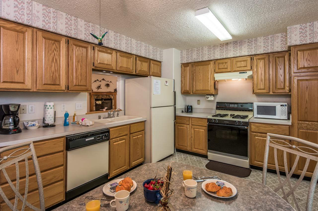 A Whispering River, 2 Bedrooms, Sleeps 6, Pets Welcome, Gas Grill, Hot Tub - thumb 6