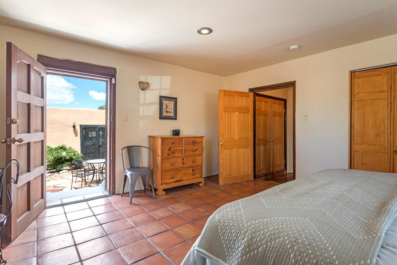 3 BD, 5 Min. Walk To Canyon Rd, Apodaca - thumb 27