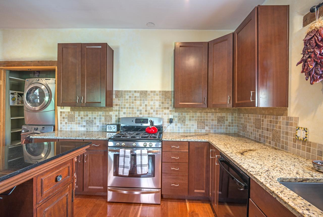 3 BD, 5 Min. Walk To Canyon Rd, Apodaca - thumb 9