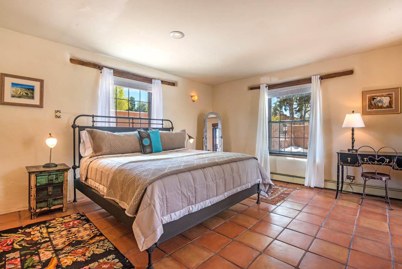 3 BD, 5 Min. Walk To Canyon Rd, Apodaca - thumb 24