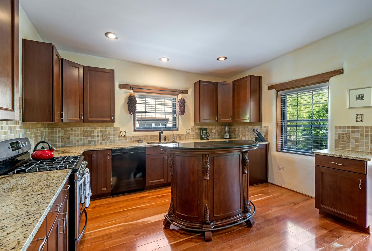 3 BD, 5 Min. Walk To Canyon Rd, Apodaca - thumb 13