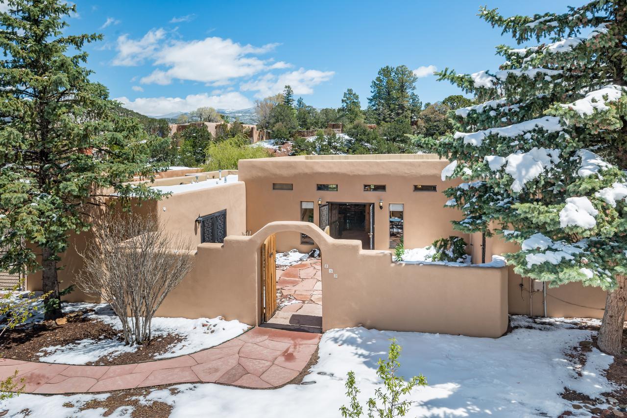 3 BD, 5 Min. Walk To Canyon Rd, Apodaca - thumb 0
