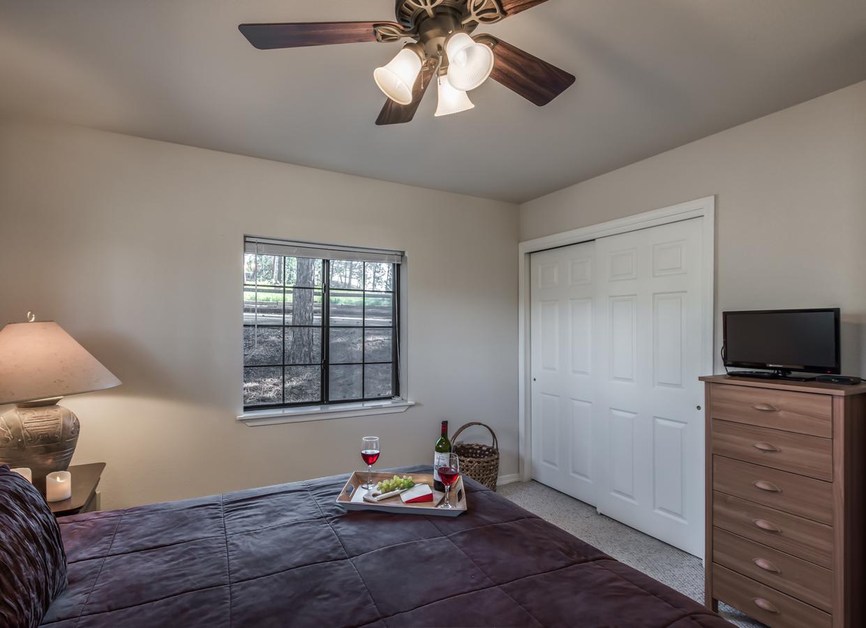 Alpine Village Cabin #100, 1 Bedroom, Sleeps 4, Views, Gas Fireplace - thumb 15