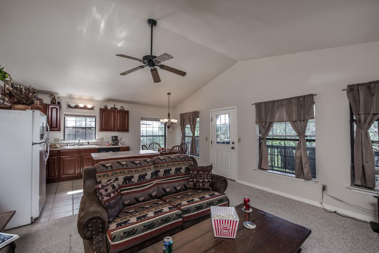 Alpine Village Cabin #100, 1 Bedroom, Sleeps 4, Views, Gas Fireplace - thumb 4