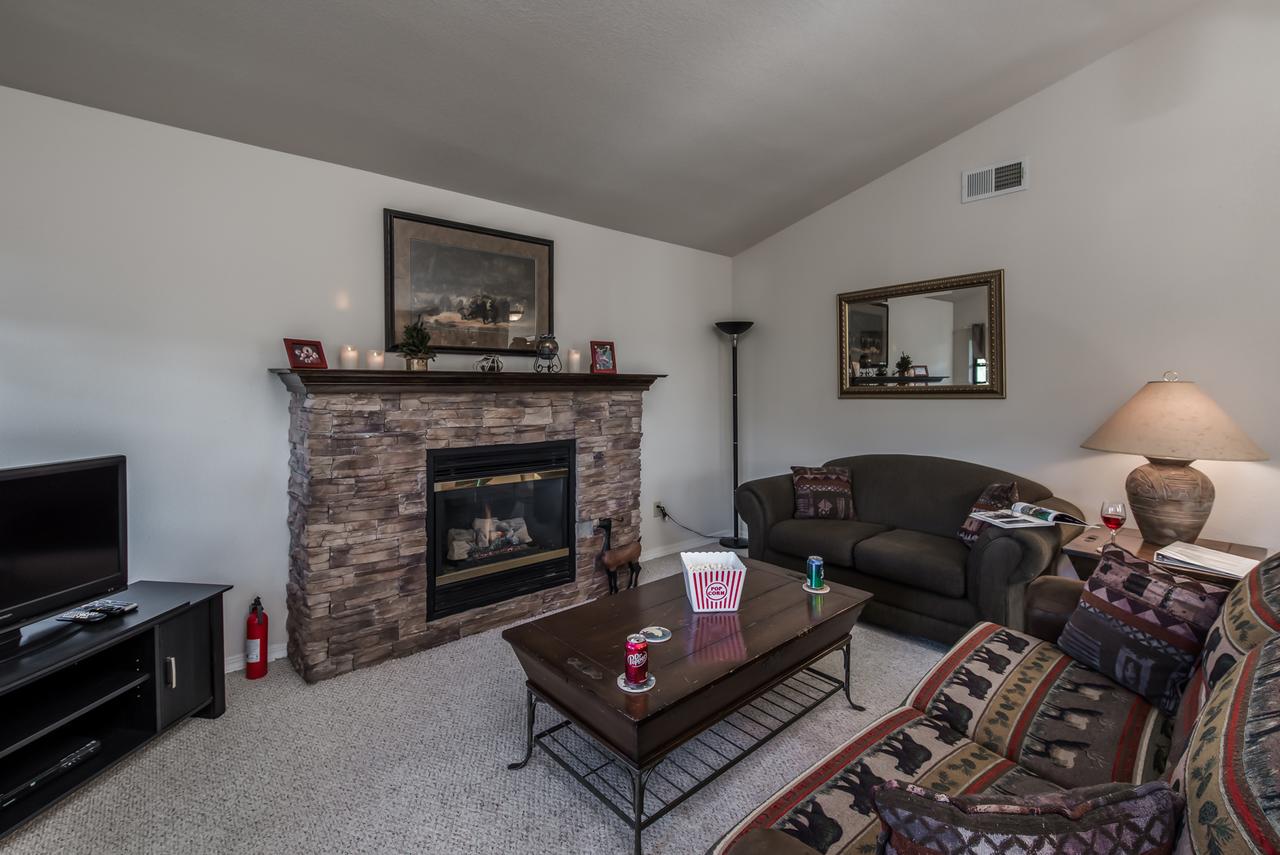 Alpine Village Cabin #100, 1 Bedroom, Sleeps 4, Views, Gas Fireplace - thumb 0