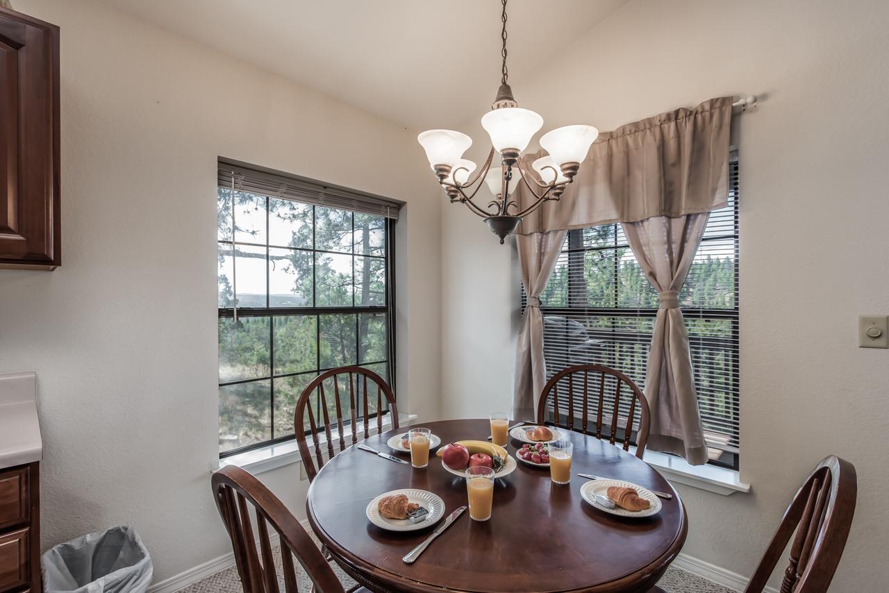 Alpine Village Cabin #100, 1 Bedroom, Sleeps 4, Views, Gas Fireplace - thumb 5