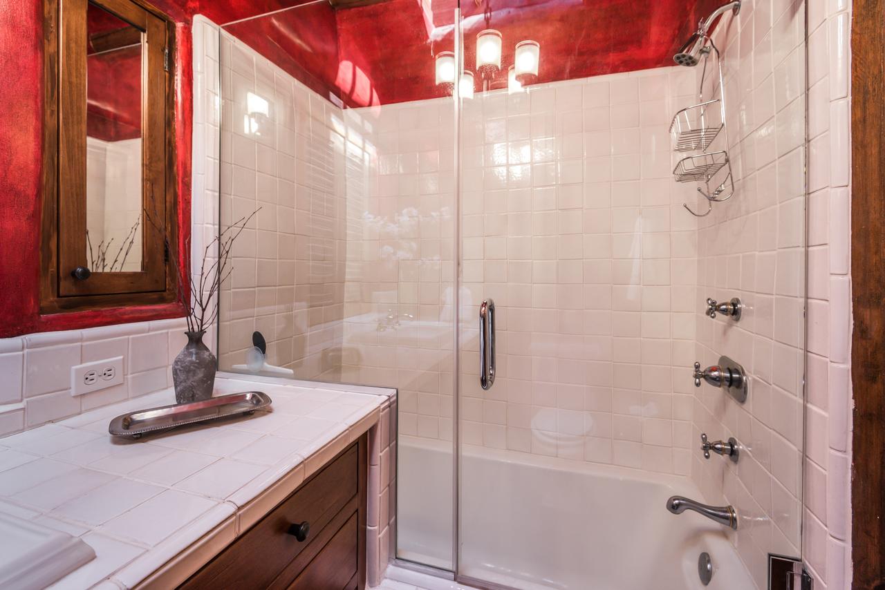 1 Bedroom - 5 Min. Walk To Canyon Rd. - Buena Suerte - thumb 22