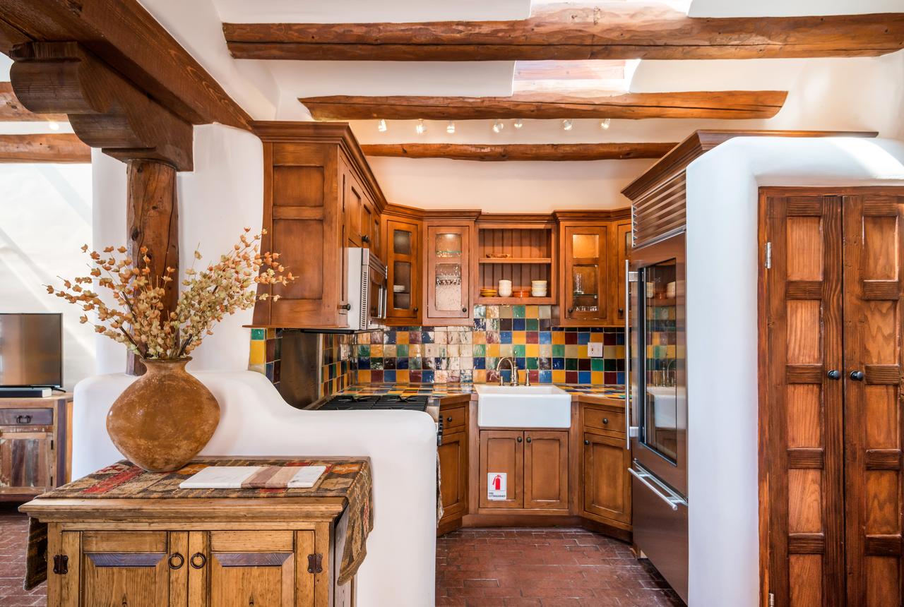 1 Bedroom - 5 Min. Walk To Canyon Rd. - Buena Suerte - thumb 13