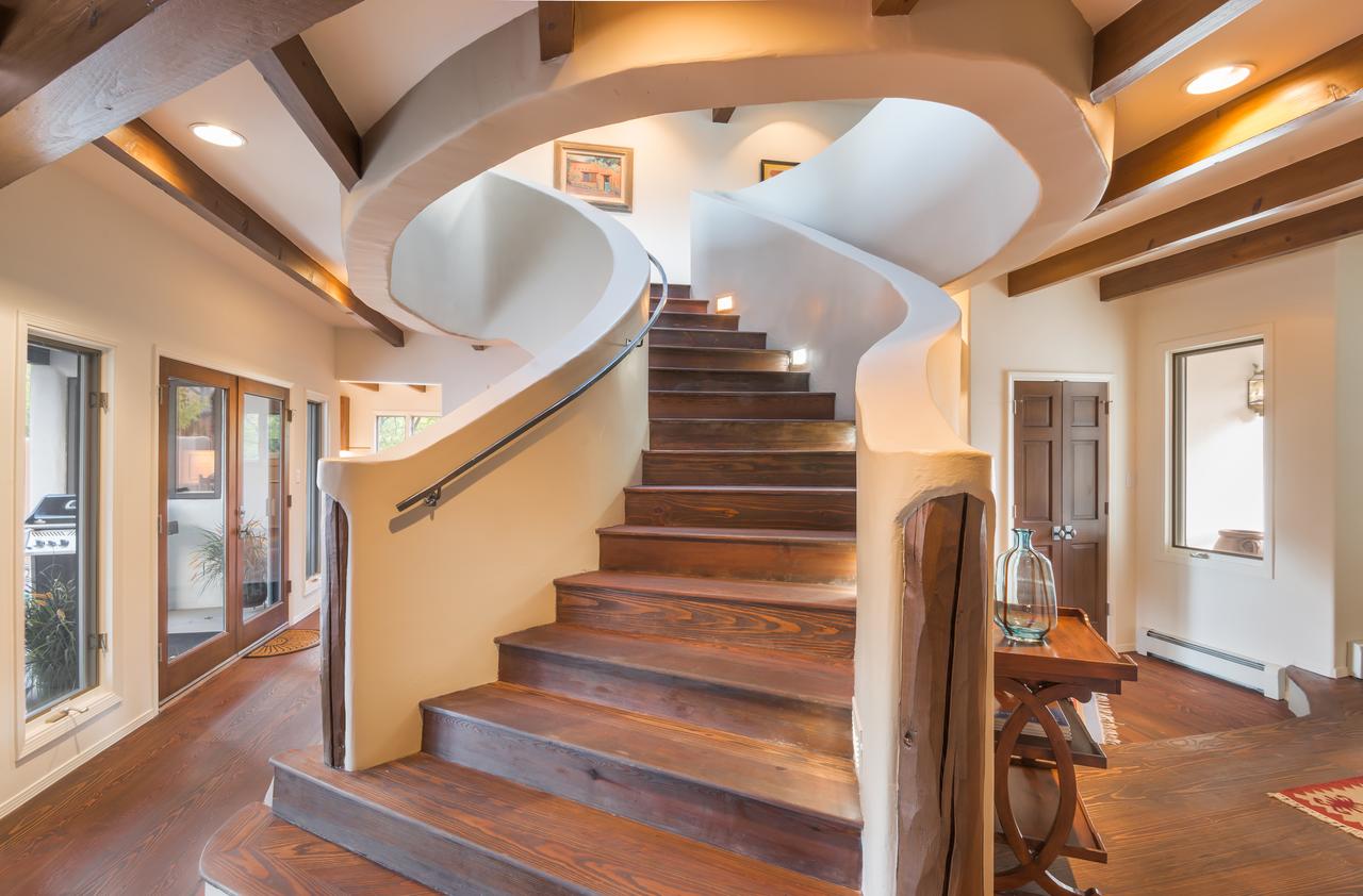 4 Bedroom - 10 Min. Walk To Plaza - Encantada - thumb 0