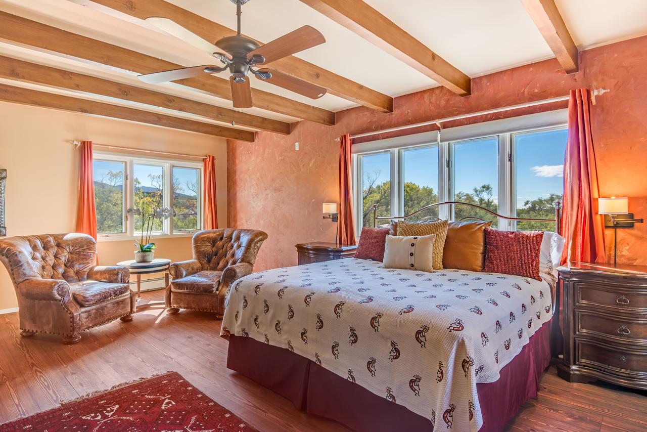 4 Bedroom - 10 Min. Walk To Plaza - Encantada - thumb 12