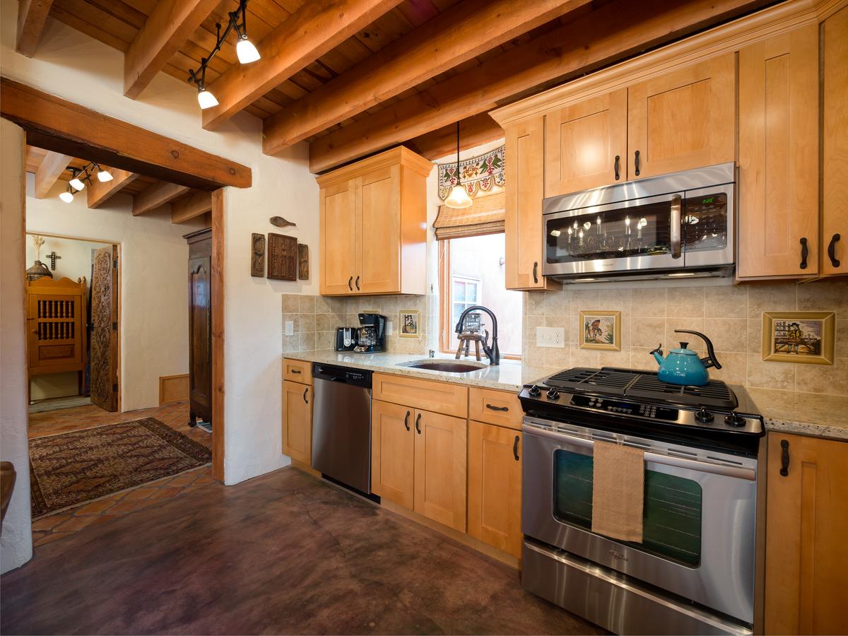 2 Bedroom - In Railyard, 10 Min. Walk To Plaza - Desert Breeze - thumb 6