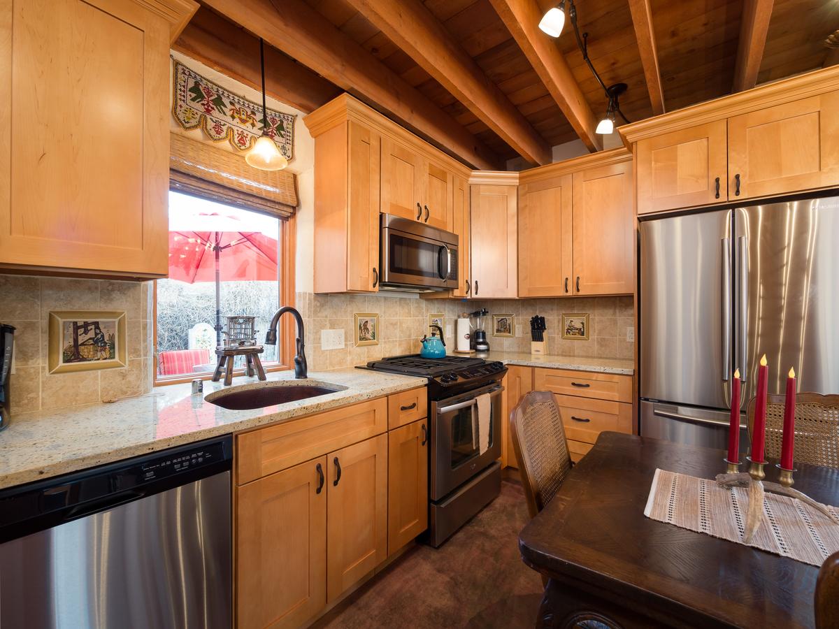 2 Bedroom - In Railyard, 10 Min. Walk To Plaza - Desert Breeze - thumb 8