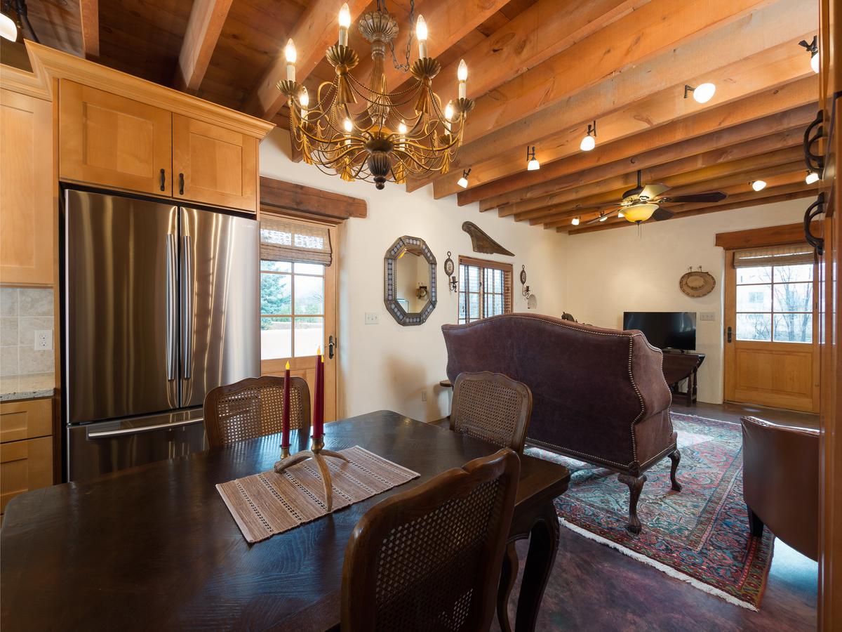 2 Bedroom - In Railyard, 10 Min. Walk To Plaza - Desert Breeze - thumb 4