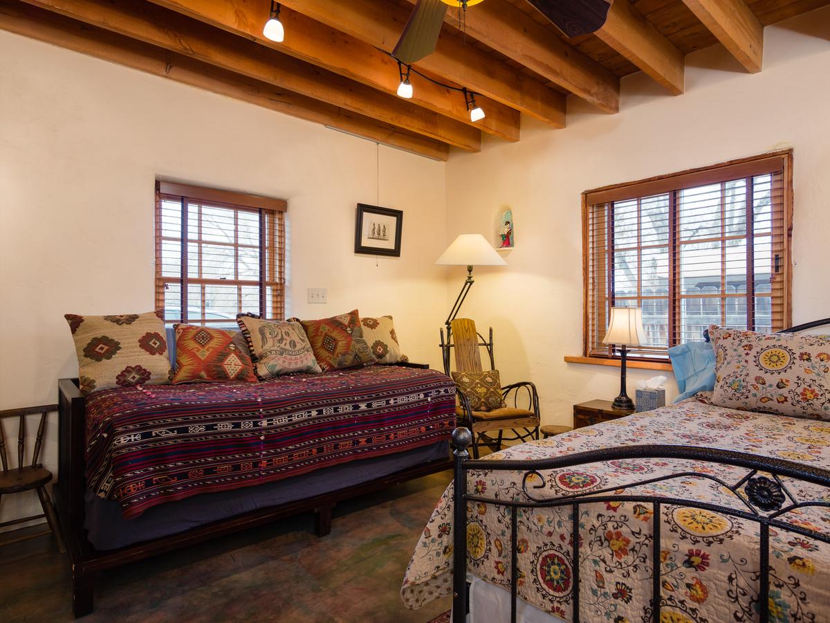 2 Bedroom - In Railyard, 10 Min. Walk To Plaza - Desert Breeze - thumb 11