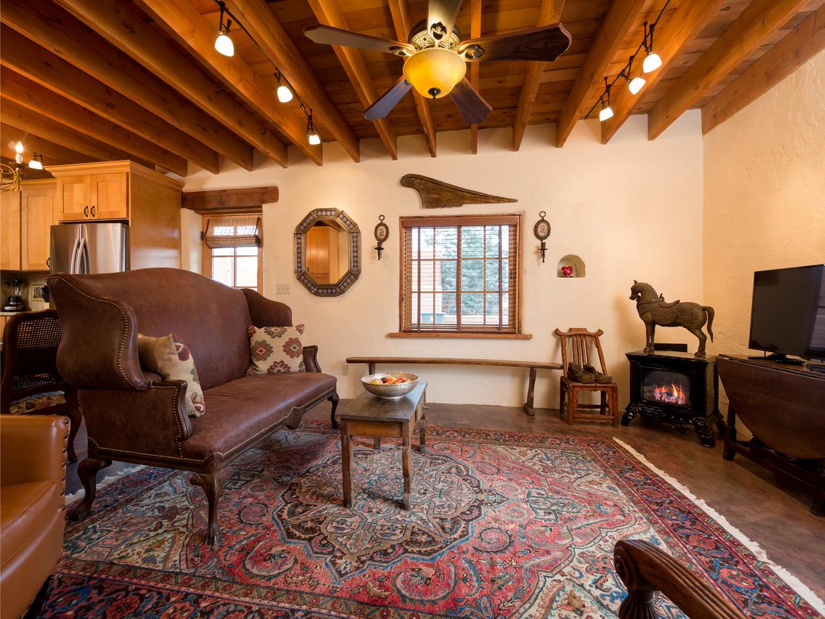 2 Bedroom - In Railyard, 10 Min. Walk To Plaza - Desert Breeze - thumb 2