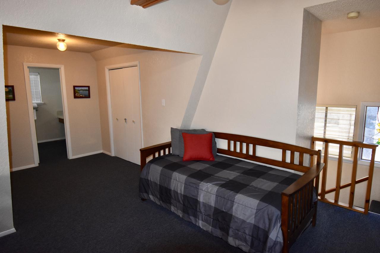 Holladay's Hideaway - thumb 19