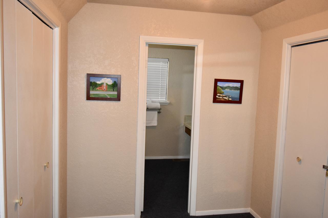 Holladay's Hideaway - thumb 21