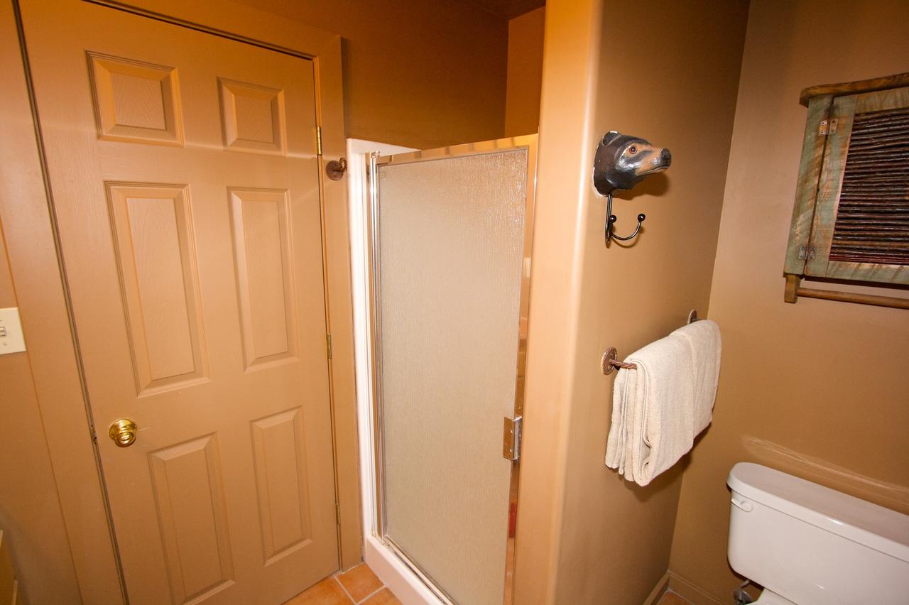 Adobe Hacienda, 3 Bedrooms, Sleeps 8, Gas Grill, Fenced Yard, WiFi - thumb 12