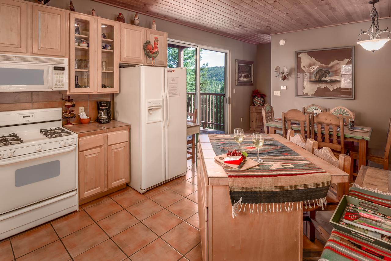 Adobe Hacienda, 3 Bedrooms, Sleeps 8, Gas Grill, Fenced Yard, WiFi - thumb 8