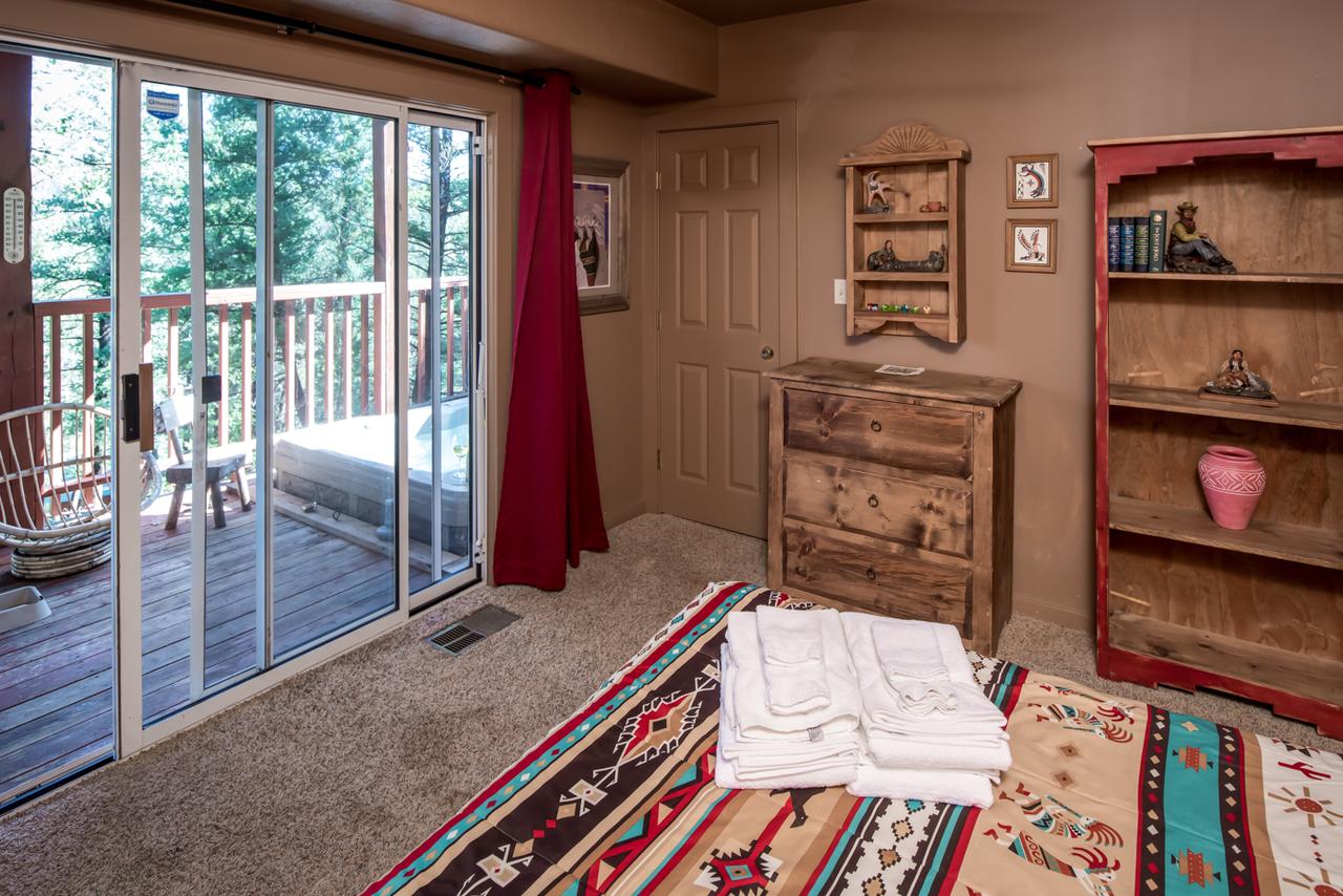 Adobe Hacienda, 3 Bedrooms, Sleeps 8, Gas Grill, Fenced Yard, WiFi - thumb 14